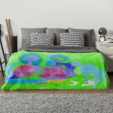 Lade das Bild in den Galerie-Viewer, Green Valley - Lieblingsdecke Premium - 200 x 150 cm